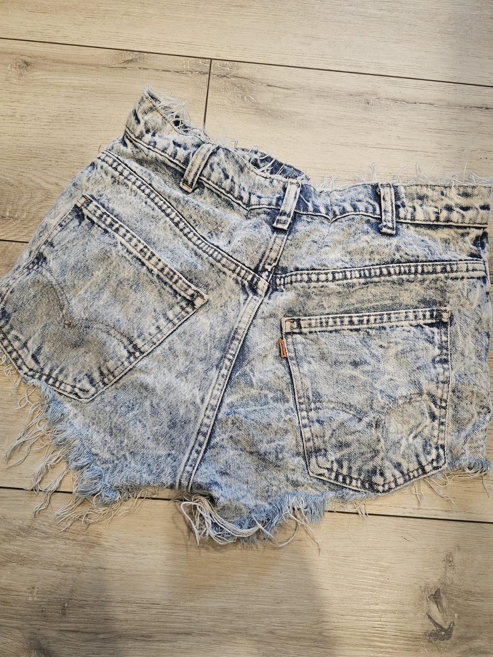 Levis Acid-Wash Denim Women's Cutoff Shorts. Waist Is 15" Across